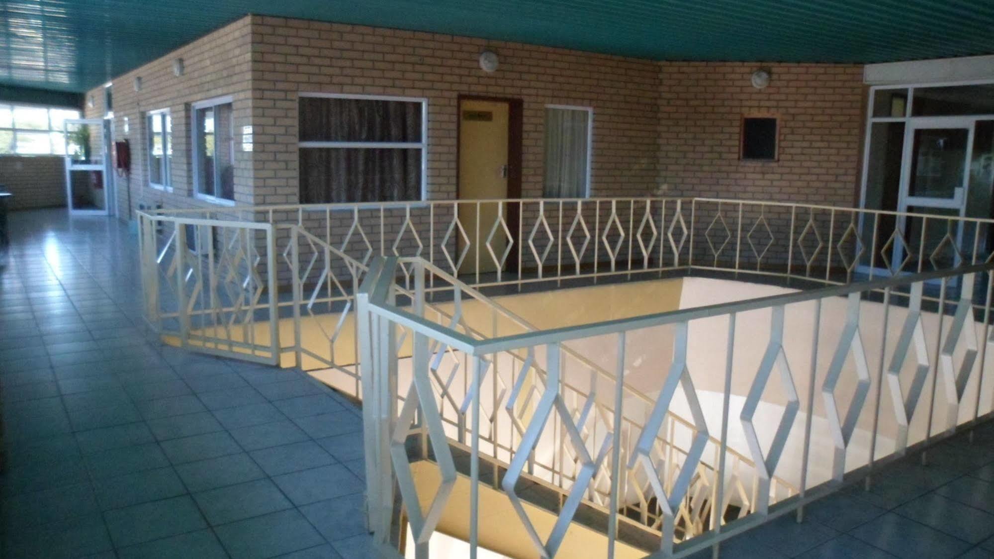 Centre Lodge Maun Exterior photo