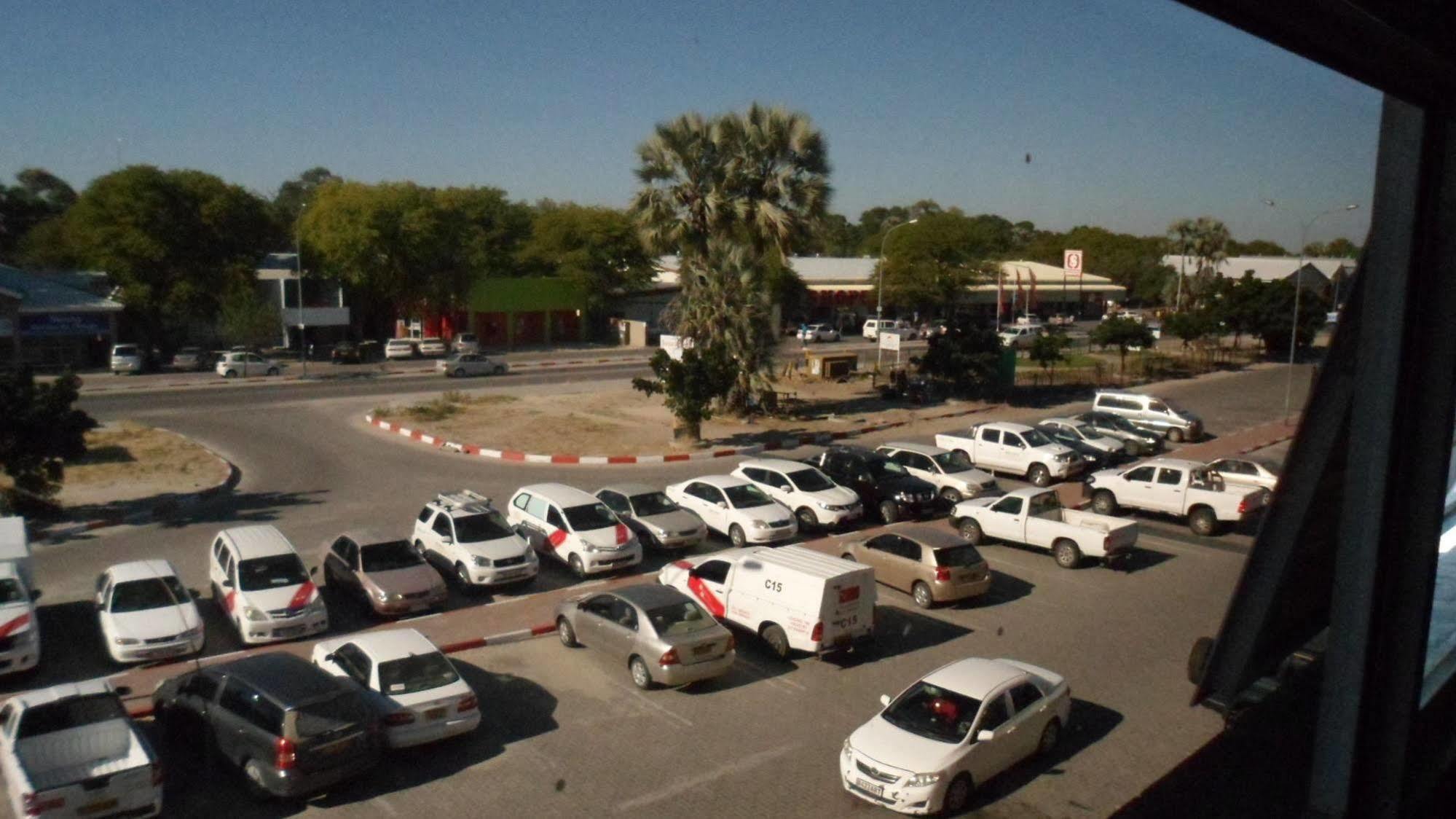 Centre Lodge Maun Exterior photo
